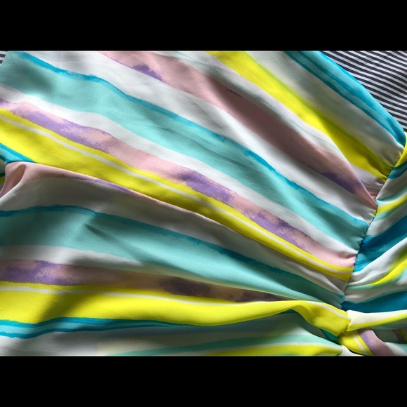 Peach Love L double deep V stripe romper - Picture 4 of 4